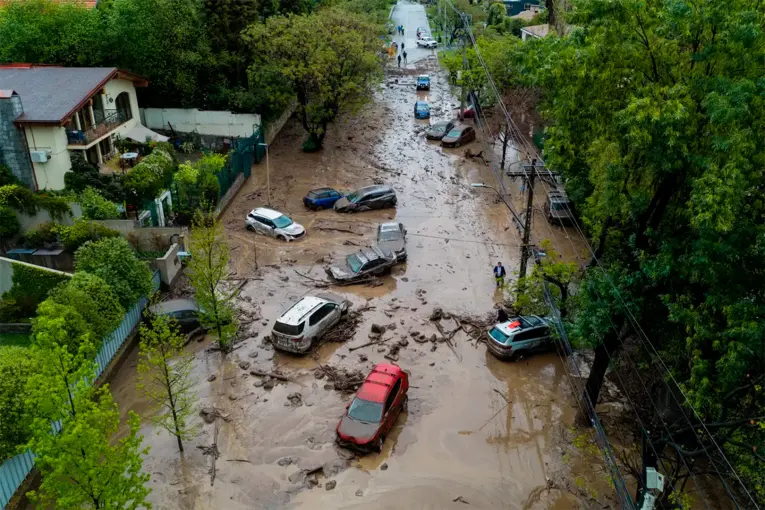 Ya son seis los muertos que dejó el aluvión en Chile: declararon zona de catástrofe