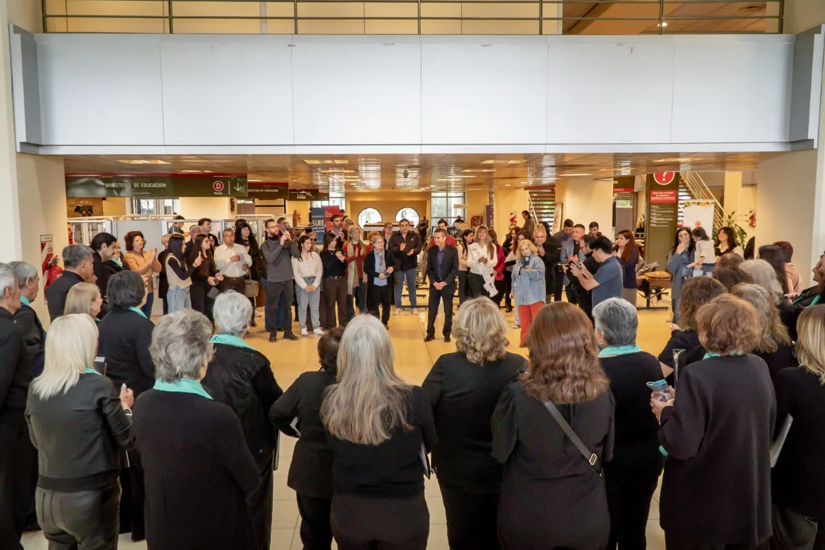 La música coral irrumpió el Centro Cívico para celebrar el Día Internacional de las Personas Mayores