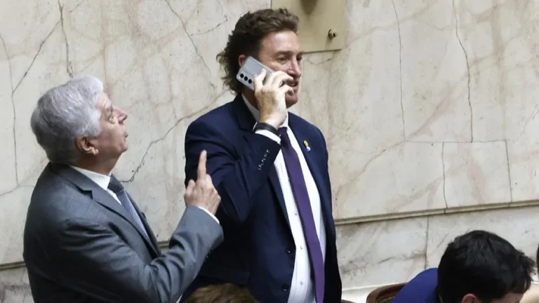 Llaryora vota contra el DNU de tierras y el gobierno apuesta a Jaldo y Sáenz para sostenerlo