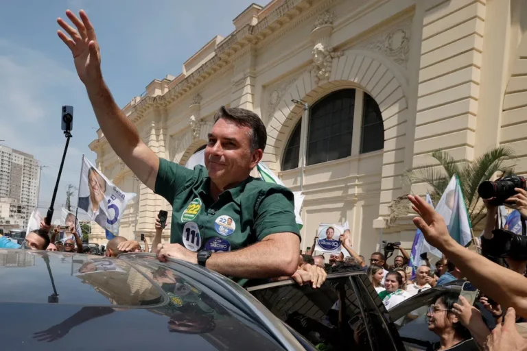 Brasil celebra unas elecciones marcadas por la polarización y la fuerte disputa entre Lula y Flávio Bolsonaro
