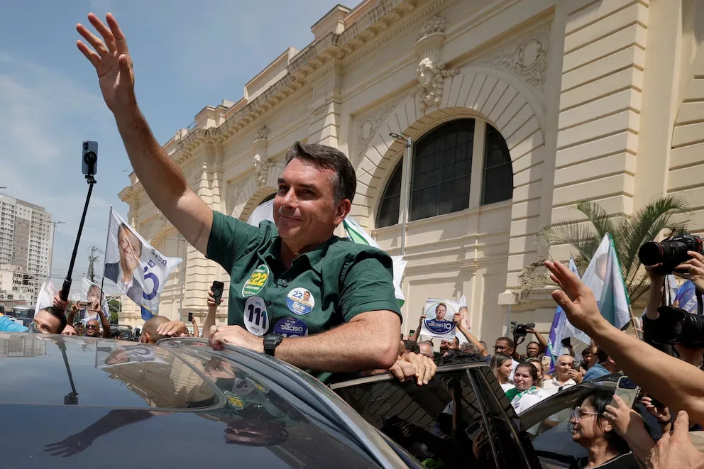 Brasil celebra unas elecciones marcadas por la polarización y la fuerte disputa entre Lula y Flávio Bolsonaro