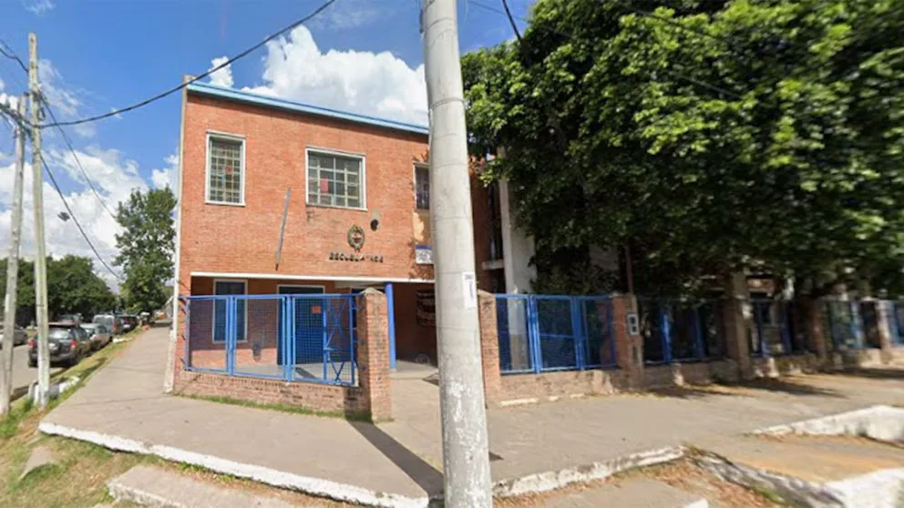 Conmoción en una escuela: un alumno de 17 años habría baleado a un compañero en un baño