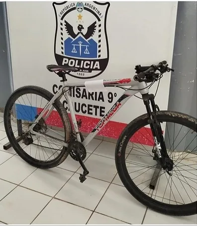Escaparon al ver a la Policía y dejaron una bicicleta abandonada en Caucete