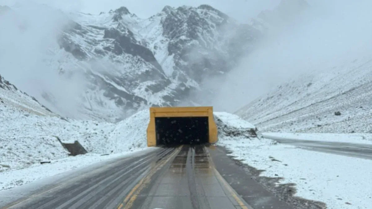 Cerraron el Paso Cristo Redentor por las nevadas: quiénes podrán cruzar este domingo