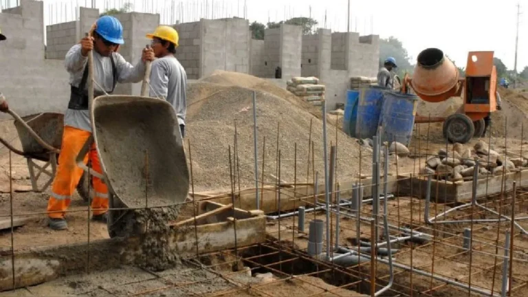 La construcción apenas rebotó 0,4% en agosto y sigue sin despegar