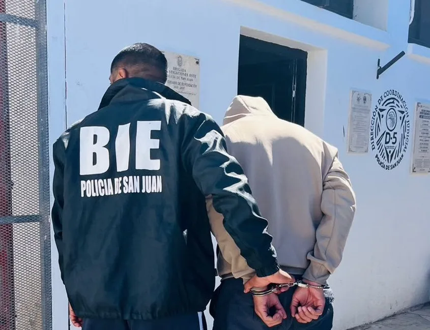 Detuvieron a un hombre vinculado al robo de objetos de autos