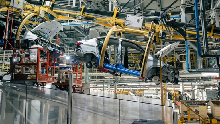 Automotriz: la producción cayó 16,9% en el año, pero las exportaciones crecieron