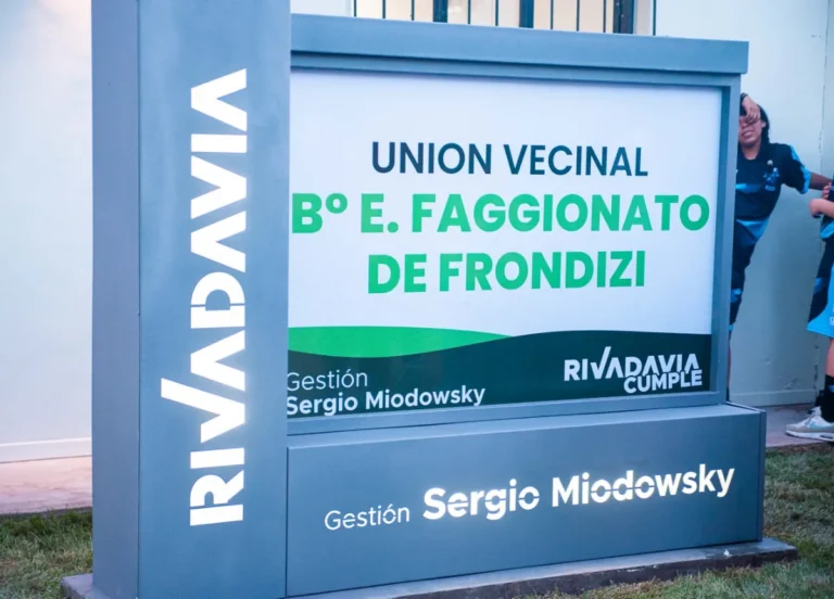Miodowsky cumple con el Barrio Frondizi y deja renovada a nuevo su Unión Vecinal
