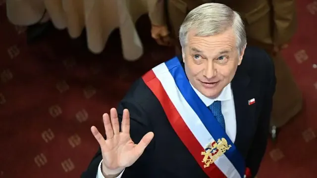 Kast da marcha atrás en su reforma de seguridad ante el escaso apoyo en Chile