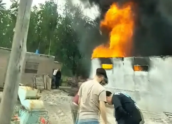 Un incendio en una finca frente a una escuela generó preocupación en Caucete