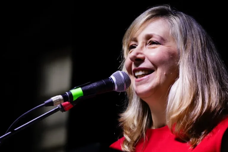 Myriam Bregman convocó a movilizarse contra el DNU 70/23 y exigió un paro general