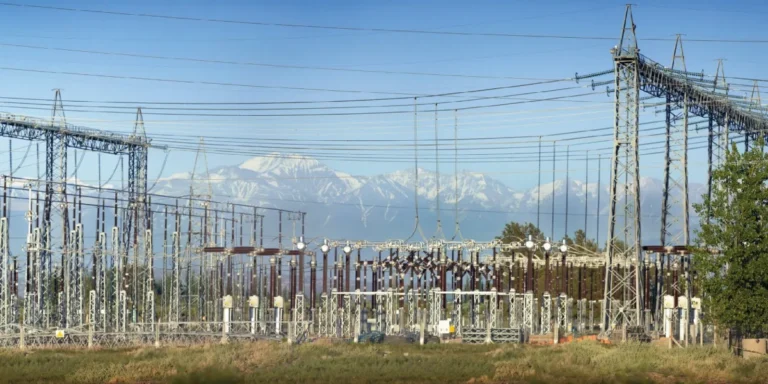 Apagón total en San Juan: un incendio en Mendoza provocó la falla del sistema eléctrico