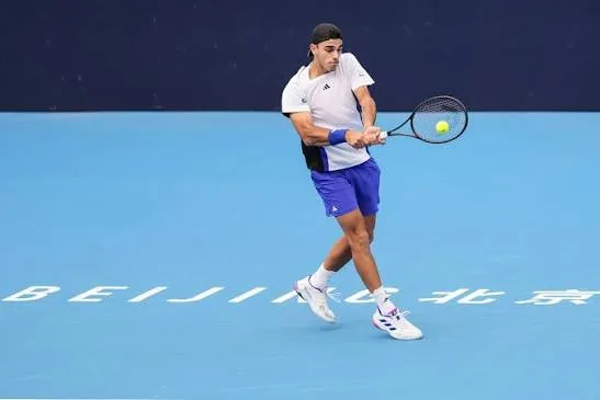 Cerúndolo consiguió un gran triunfo y avanzó a cuartos de final en el ATP 500 de Beijing