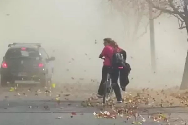 La Ciudad activa las líneas de asistencia al vecino debido al viento Zonda