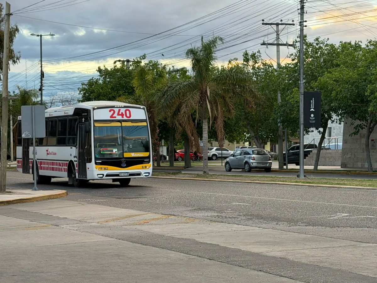 Tras destrabar el conflicto, volvieron a circular los colectivos en San Juan