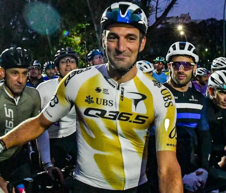 Mientras crece la incógnita por su futuro, Scaloni se subió a la bicicleta y sorprendió en Buenos Aires