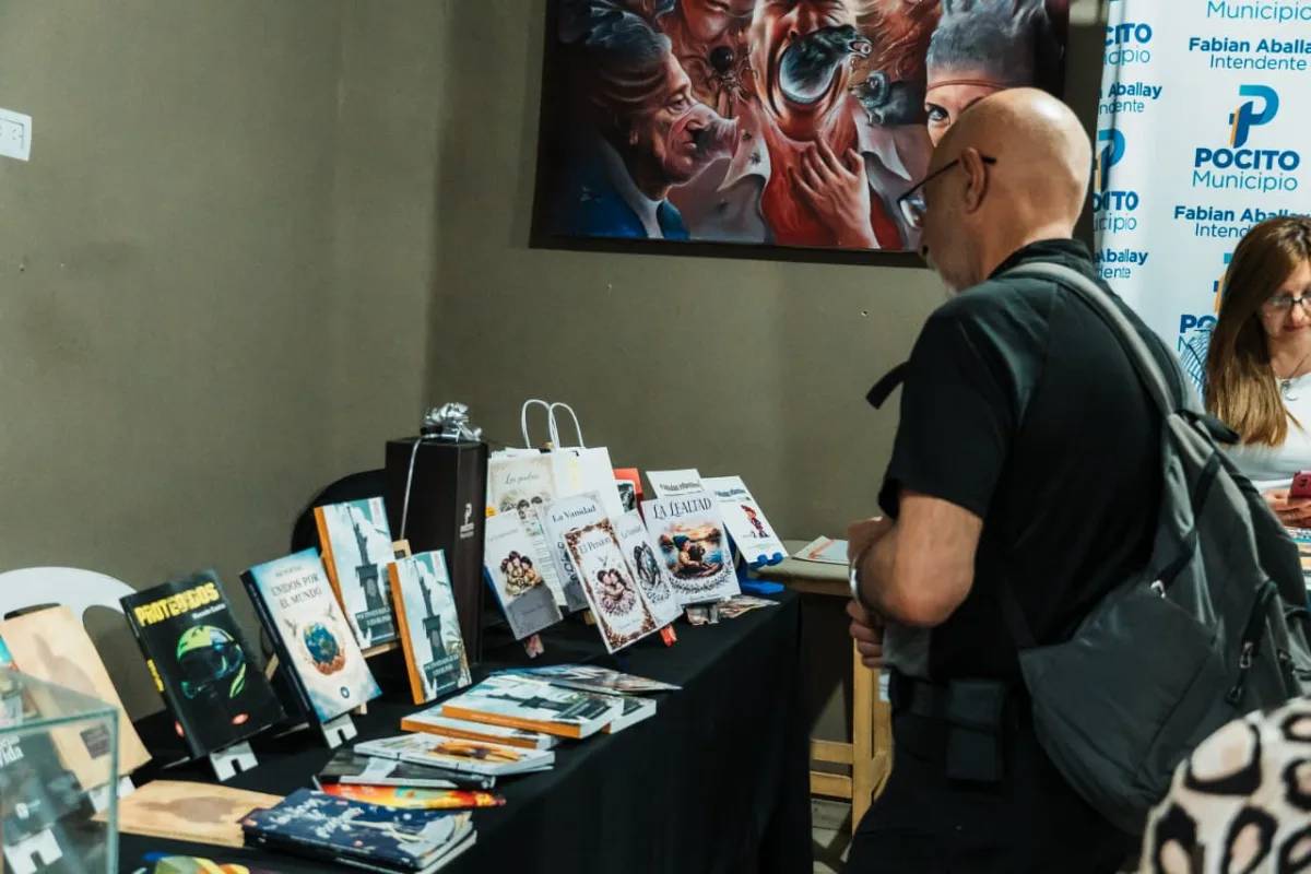 Rawson cerró la primera jornada de la Feria del Libro y prepara un sábado cargado de cultura y grandes shows