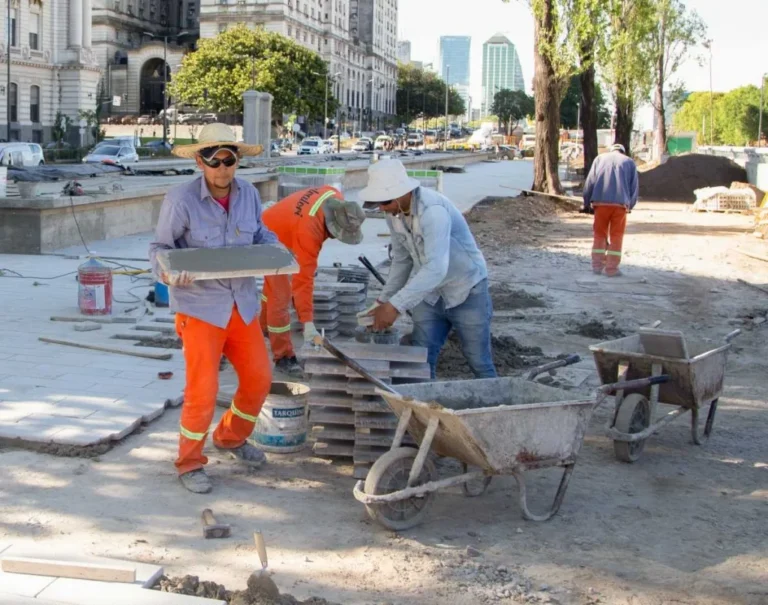 La informalidad laboral llegó al 45% en Argentina y sigue creciendo