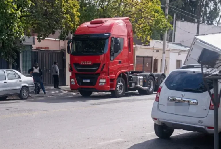 Susto en Rawson por un acoplado que se desprendió de un camión y casi provoca un accidente