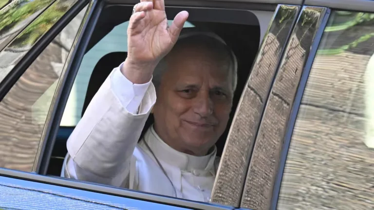 La visita de León XIV a la Argentina quedó bajo evaluación tras su operación