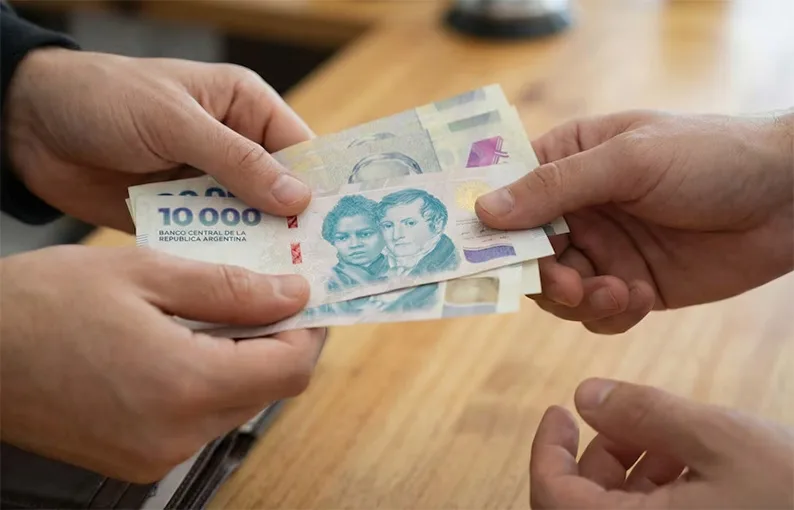 Argentinos están cada vez más atrasados en el pago de servicios y hasta con ARCA