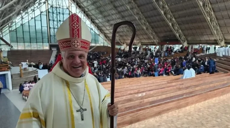 El pedido de la Iglesia por la visita del Papa que incomodó al Gobierno, las dudas sobre CFK y la decisión que deberá tomar Milei