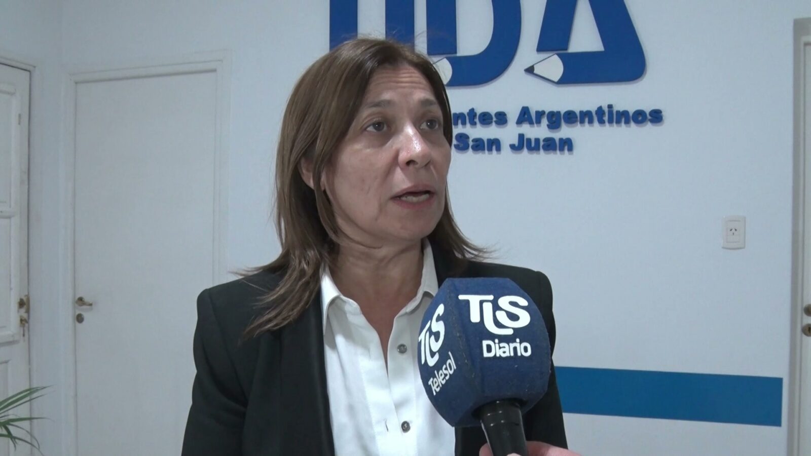Karina Navarro denunció designaciones irregulares de horas en los CENS