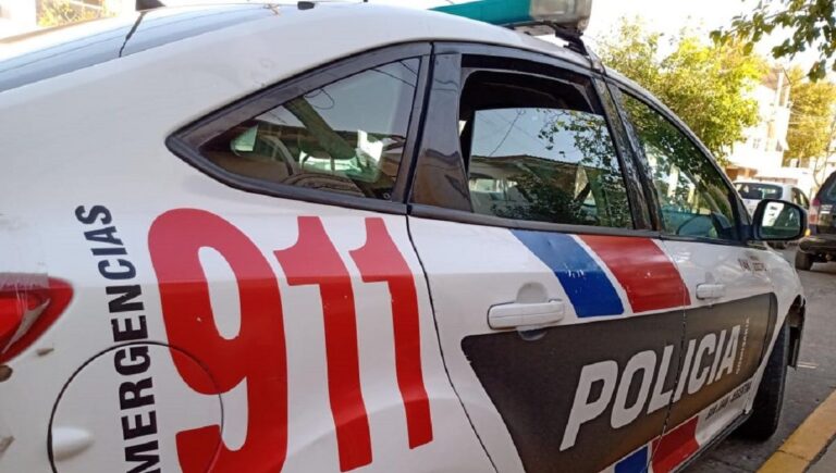 Se atrincheró con un hierro y generó pánico en un barrio de Chimbas