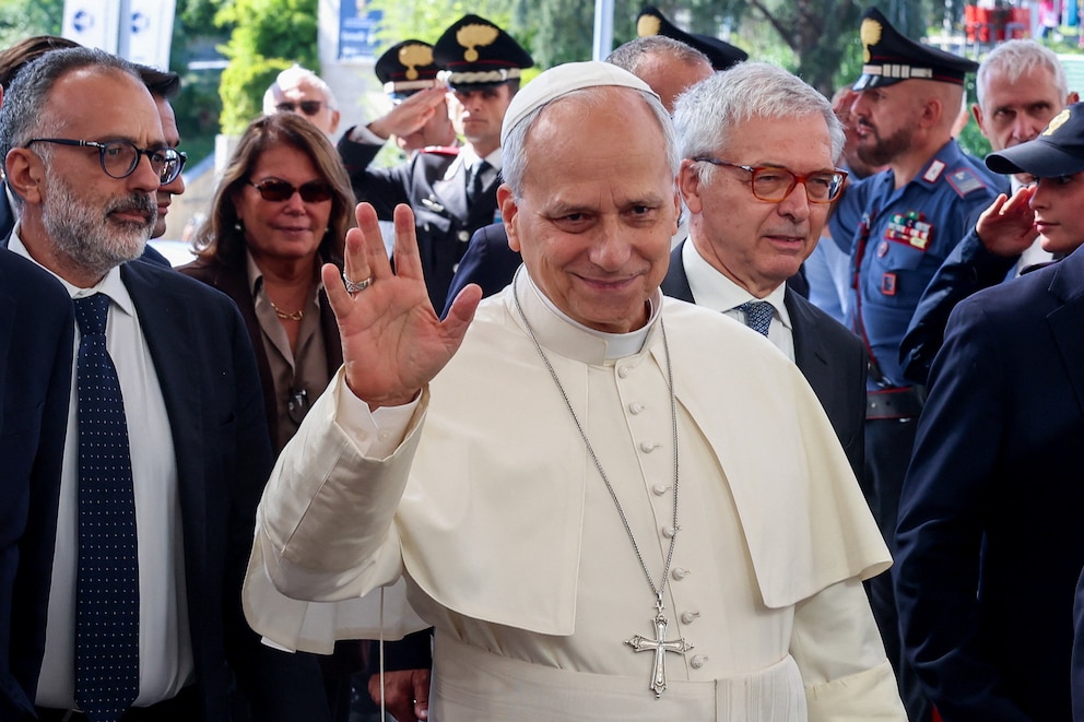 Tras la cirugía para remover un tumor maligno, el papa León XIV permanecerá al menos una semana en el hospital Gemelli